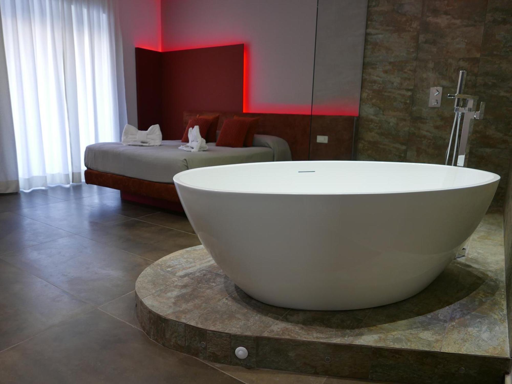 Re Lazzarone Suite Napoli Bagian luar foto