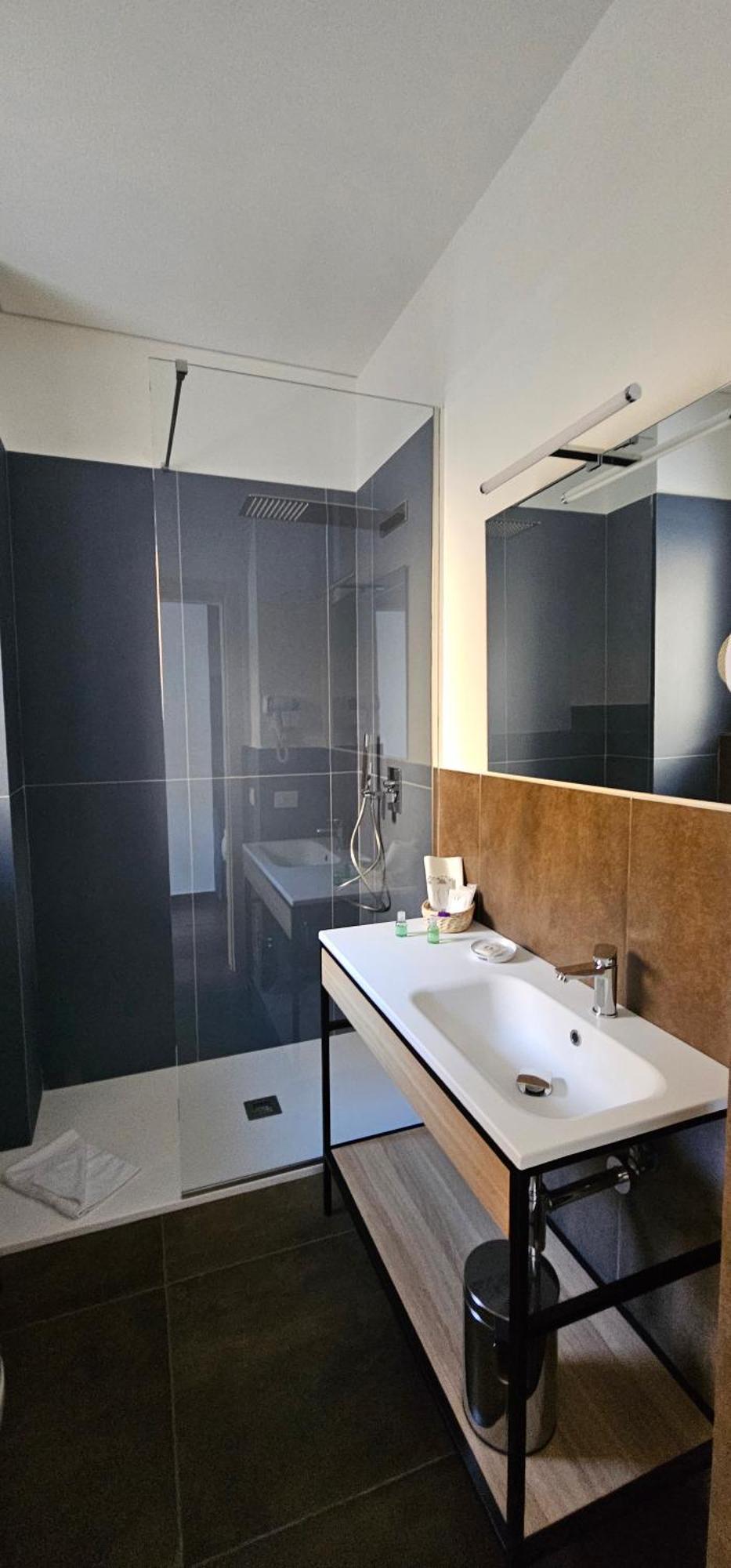 Re Lazzarone Suite Napoli Bagian luar foto