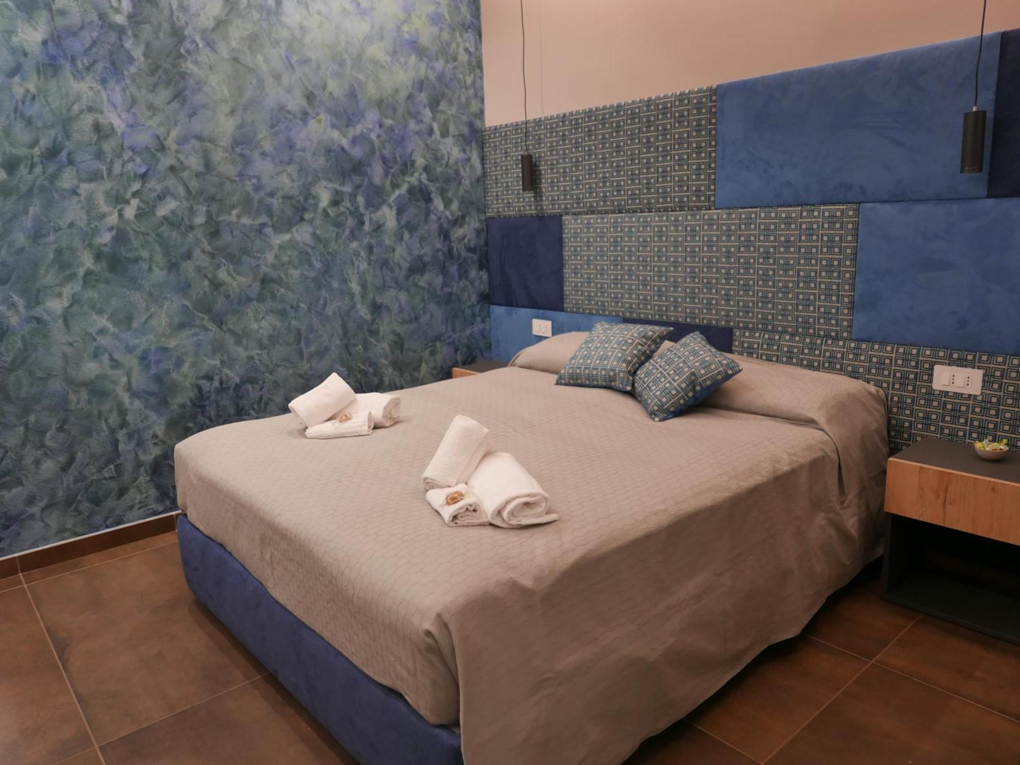 Re Lazzarone Suite Napoli Bagian luar foto