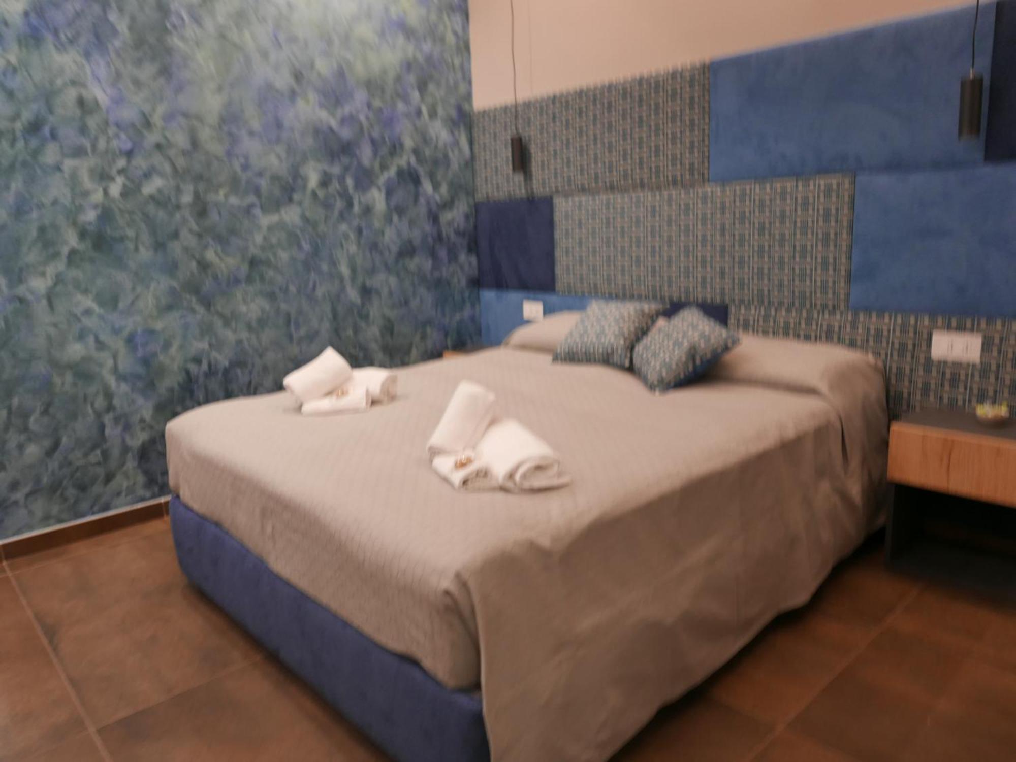Re Lazzarone Suite Napoli Bagian luar foto