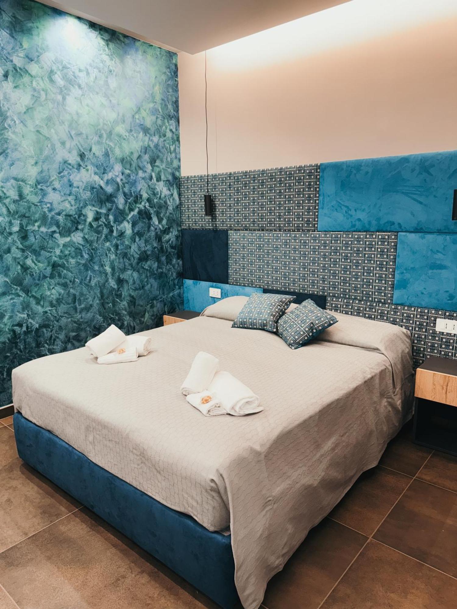 Re Lazzarone Suite Napoli Bagian luar foto