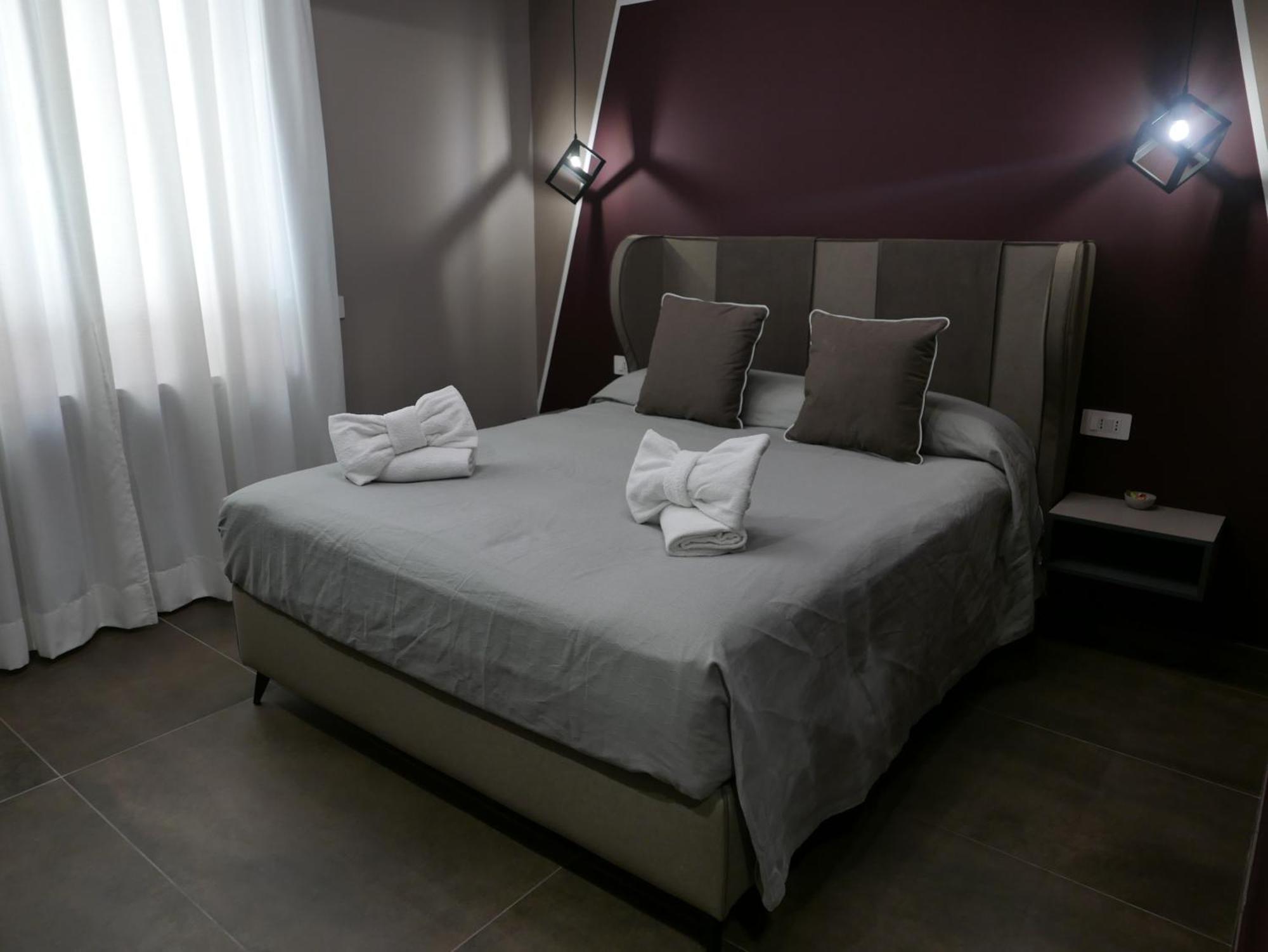 Re Lazzarone Suite Napoli Bagian luar foto