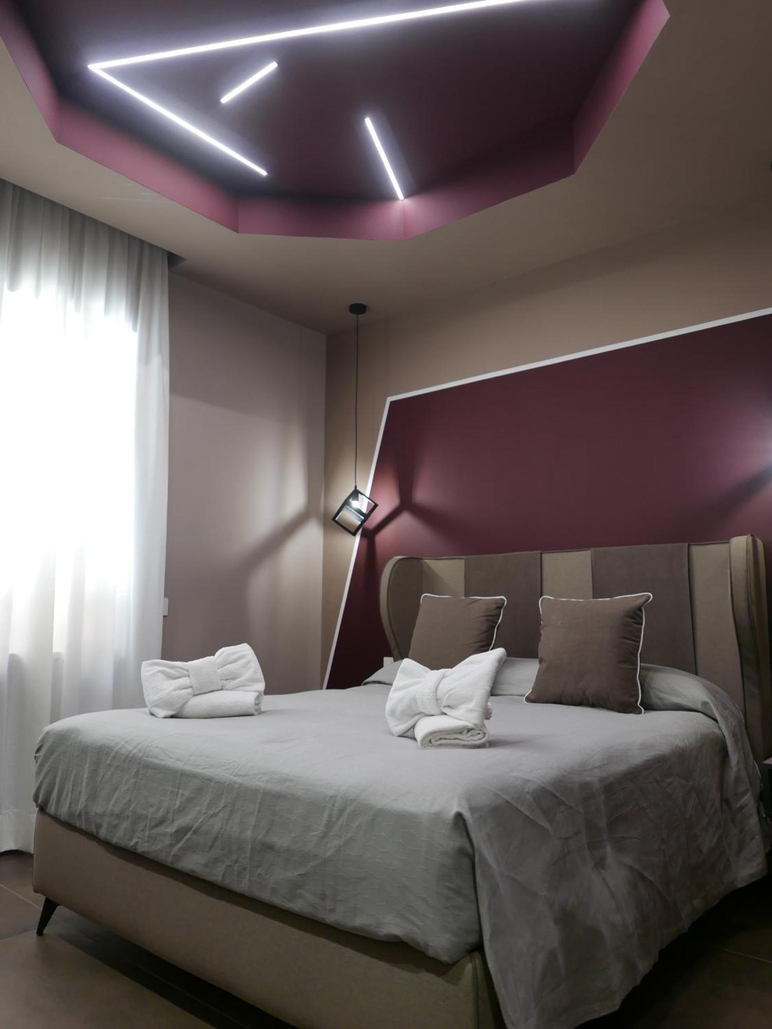 Re Lazzarone Suite Napoli Bagian luar foto