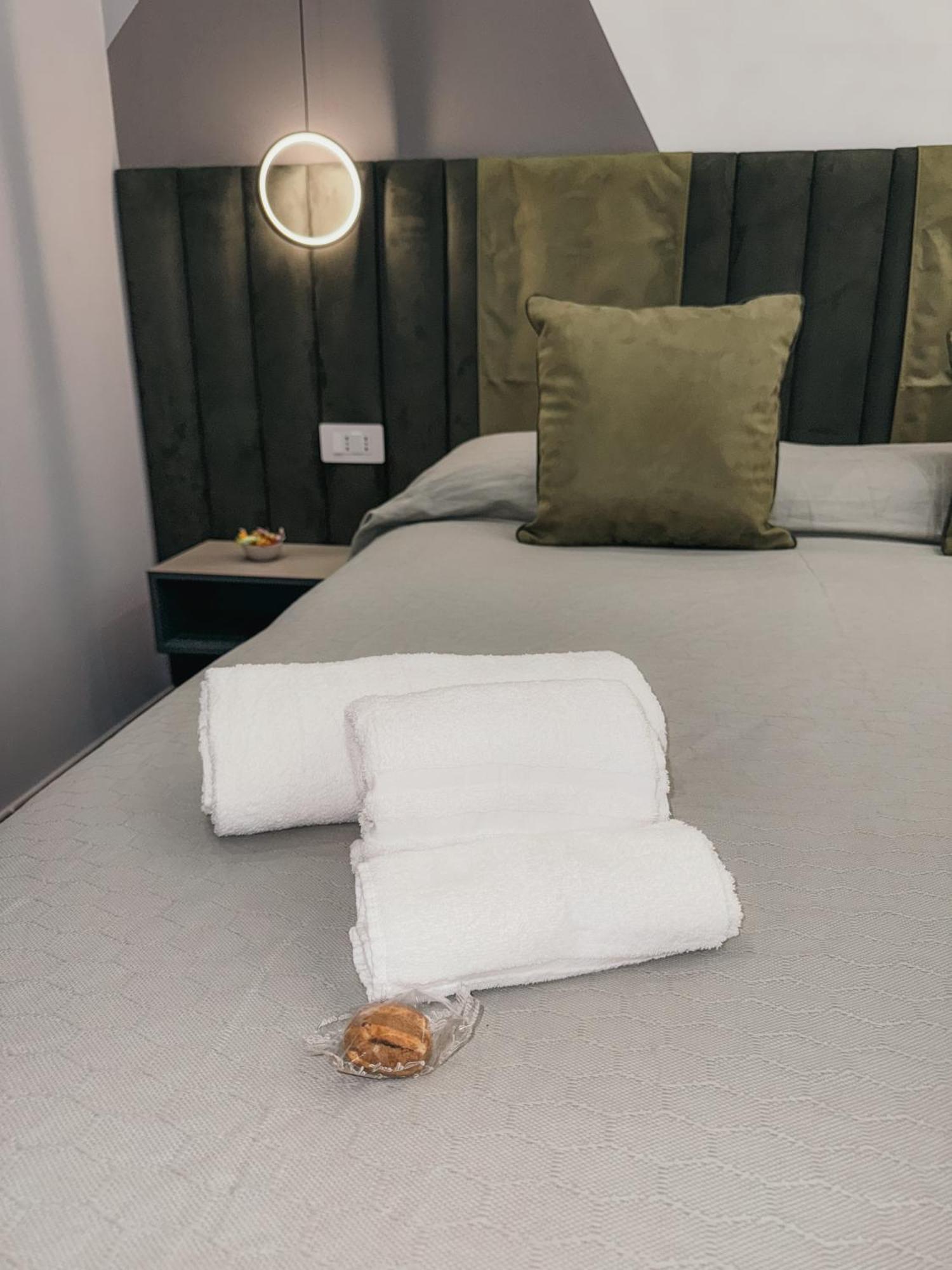 Re Lazzarone Suite Napoli Bagian luar foto
