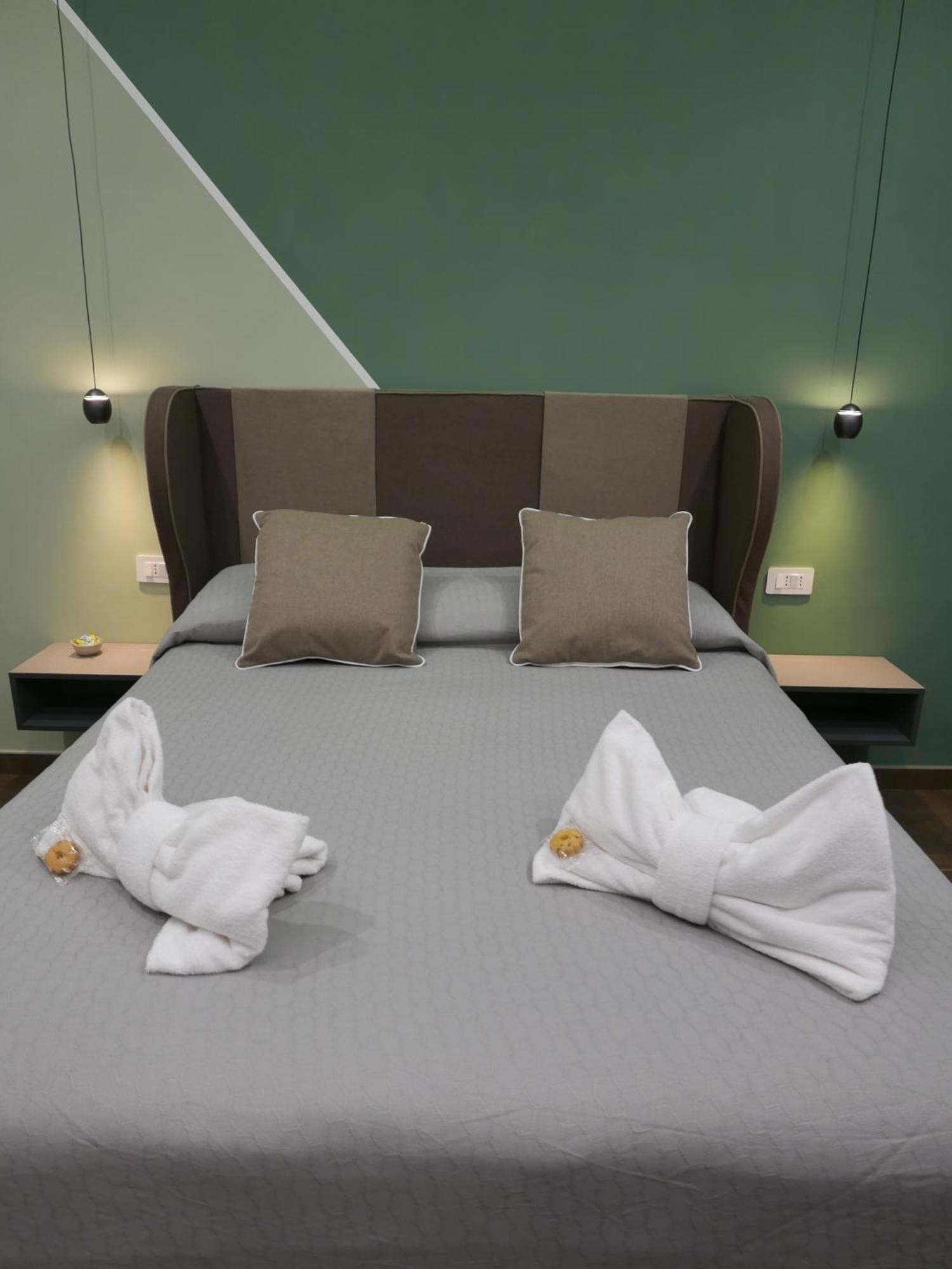 Re Lazzarone Suite Napoli Bagian luar foto