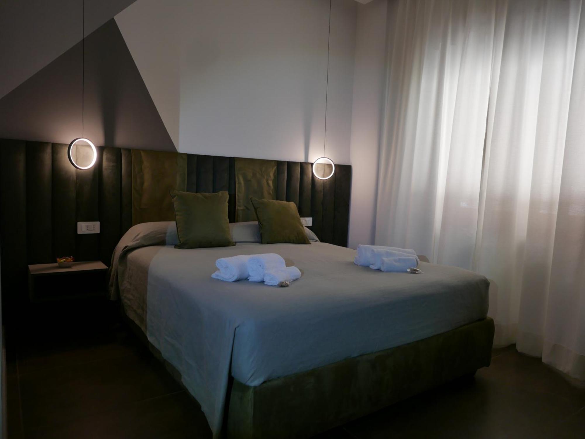 Re Lazzarone Suite Napoli Bagian luar foto