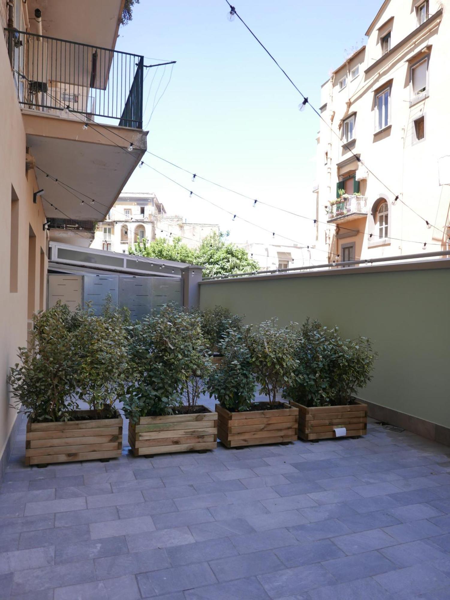 Re Lazzarone Suite Napoli Bagian luar foto
