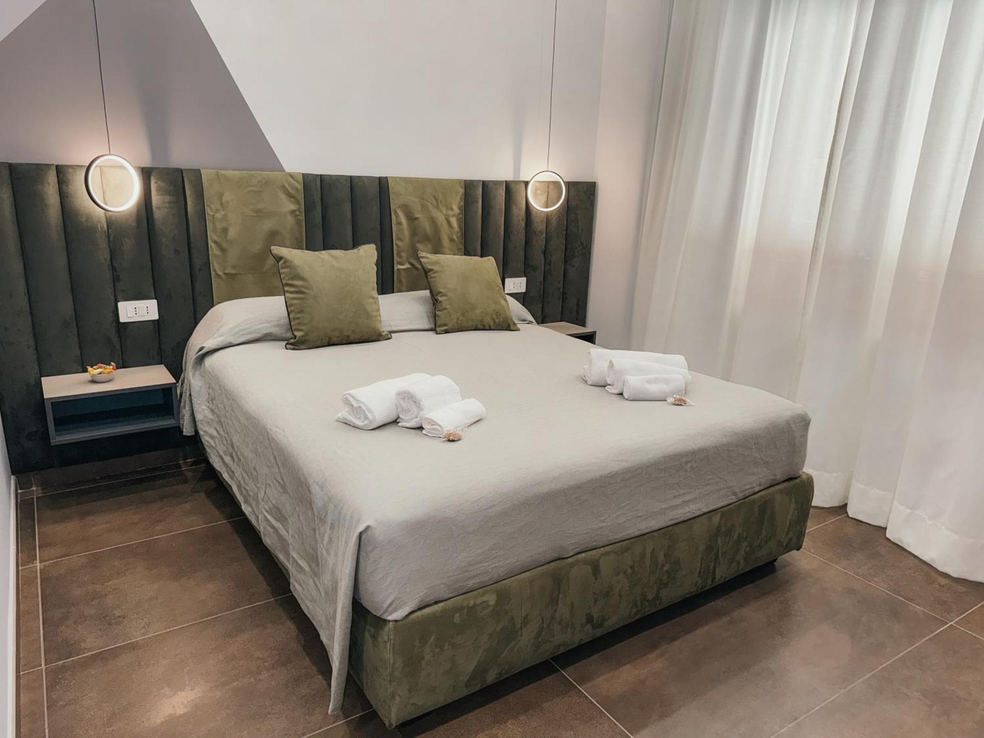 Re Lazzarone Suite Napoli Bagian luar foto