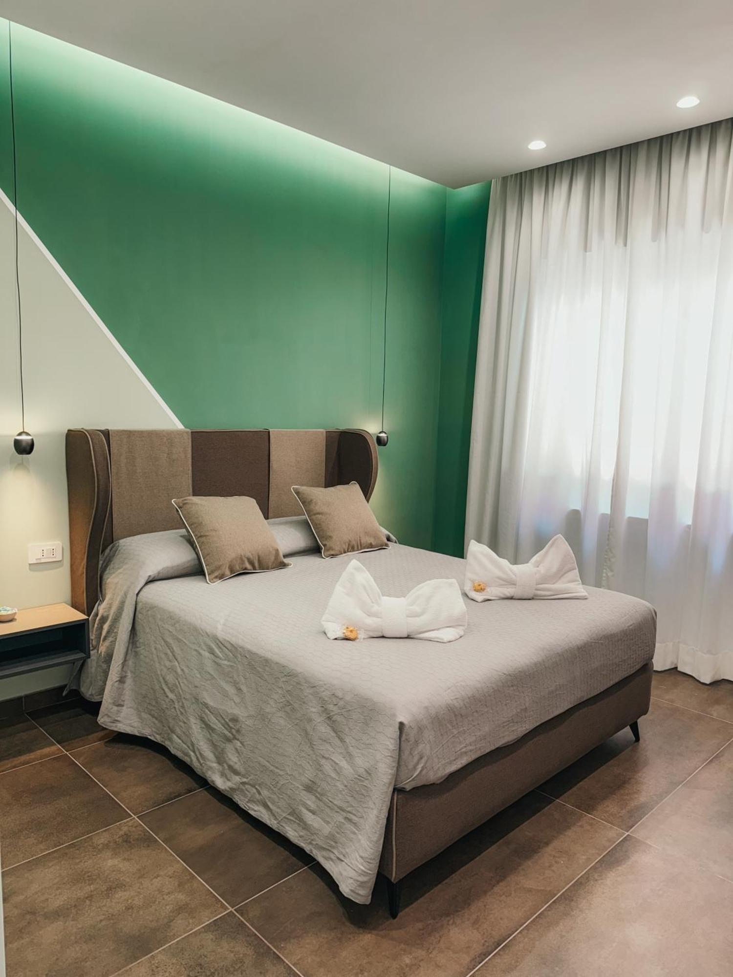Re Lazzarone Suite Napoli Bagian luar foto